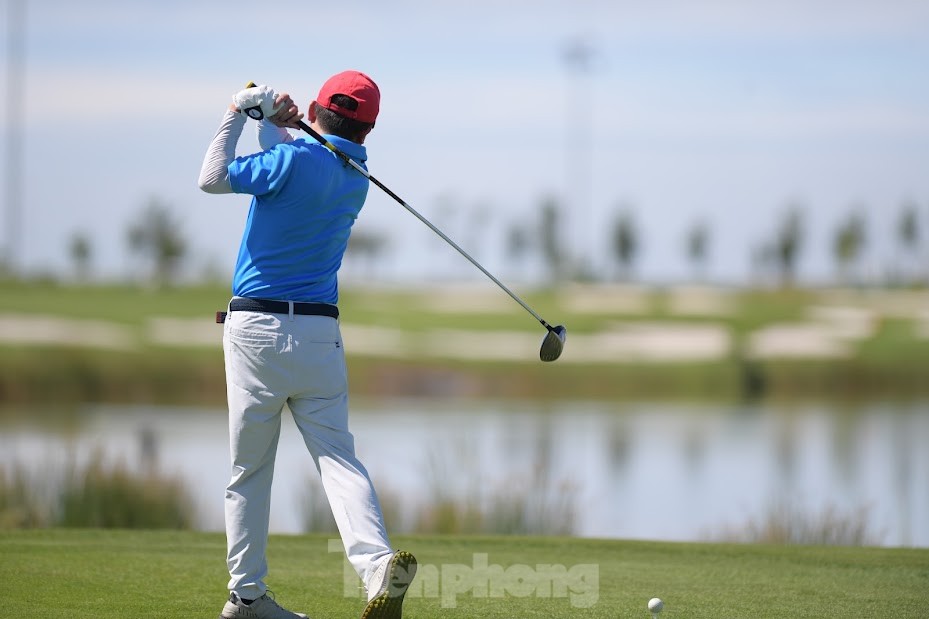 Chia sẻ bất ngờ của khách quốc tế khi chơi golf ở Dragon Golf Links
